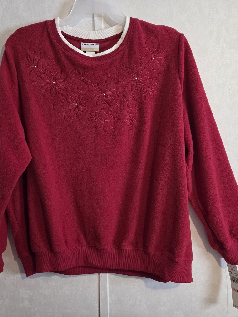 Alfred Dunner Women's Red Embroidered Fleece Sweater Size 2X, NWT